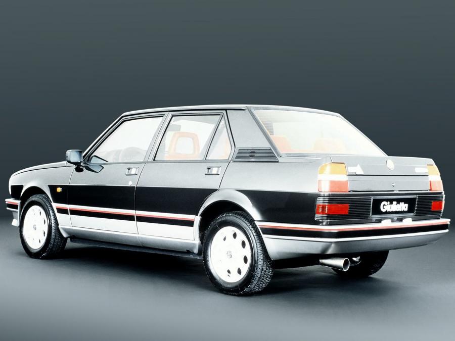  Alfa Romeo Giulietta 2.0 Turbo Autodelta (116) 1983 года  (фото 5 из 12)